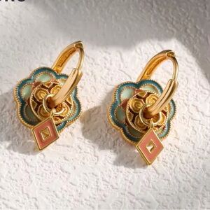 Unique vintage drop hoop earrings